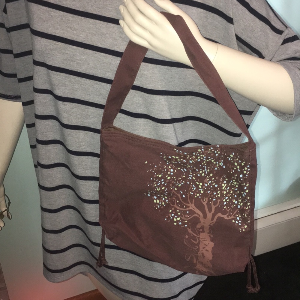 Split tree design purse